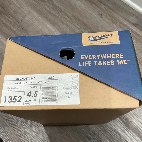 Blundstone BL 1352 Chelsea Shiraz Leather Boots - Picture 12 of 13